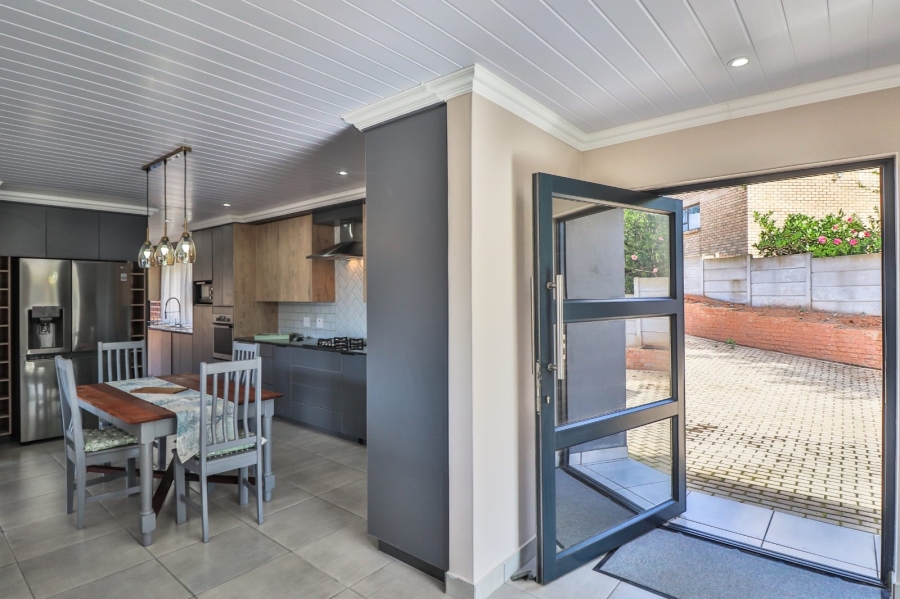 3 Bedroom Property for Sale in Menkenkop Western Cape
